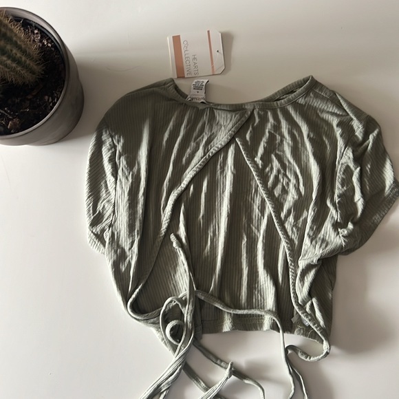 Normal material shirt, green and never used - Picture 1 of 3